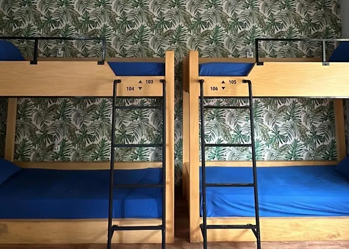 Hut ホステル