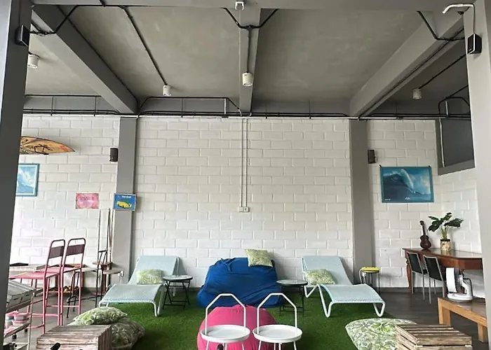 Hut ホステル *